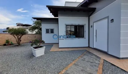 Casa com 3 quartos à venda na Lauro Rosar, 100, Aririu, Palhoça por R$ 1.050.000