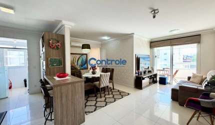 Apartamento com 3 quartos à venda na Rua Manoel Loureiro, 431, Barreiros, São José por R$ 790.000