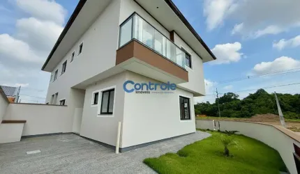 Casa com 2 quartos à venda na Nielsen Ubiratã Delfino José, 10, Bela Vista, Palhoça por R$ 499.900
