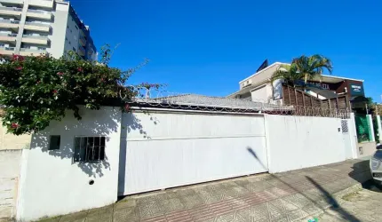 Casa com 5 quartos à venda na Rua Andrelino Natividade da Costa, 83, Estreito, Florianópolis por R$ 1.070.000