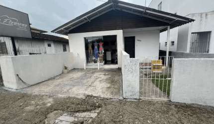 Casa com 4 quartos à venda na Felisbino Camilo da Silva, 1606, Serraria, São José por R$ 430.000