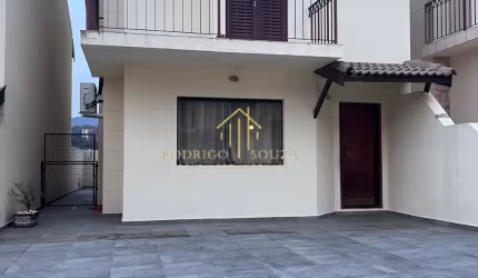 Sobrado 3 Dormitórios em Condominio Vilage