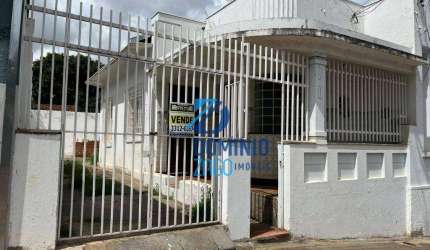 Casa RESIDENCIAL/ COMERCIAL, no centro.