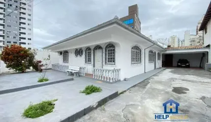 Casa com 3 quartos para alugar na Rua Pedro Cunha, 49, Kobrasol, São José por R$ 7.500