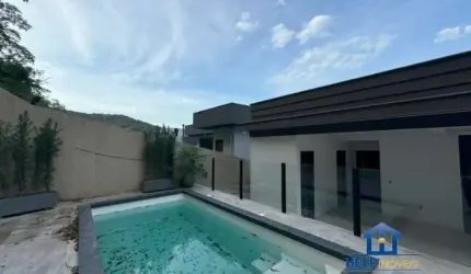 Casa em condomínio fechado com 5 quartos para alugar na Cláudio Saturnino Leite, 13, Sertão do Maruim, São José por R$ 15.000
