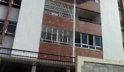 Apartamento amplo com 3 quartos em Campo Grande - Recife - PE