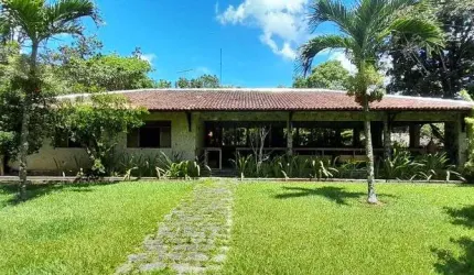 Granja em excelente localização em Aldeia!