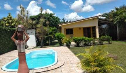 Casa com piscina na melhor localização de Aldeia - Camaragibe - PE