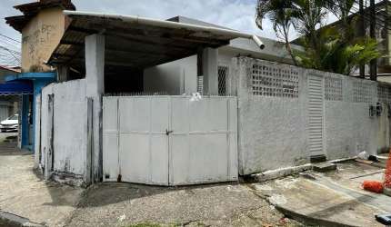Casa comercial para locação em localização estratégica em Casa Amarela - Recife - PE