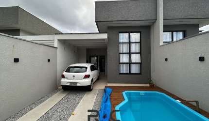 Casa três quartos com Piscina Riviera
