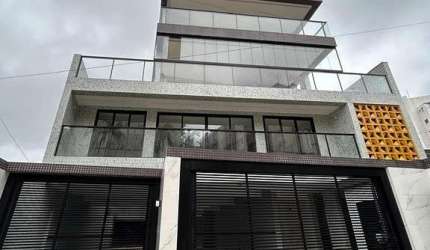 Cobertura três suítes em Caiobá