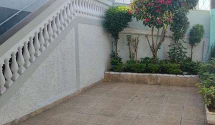 Casa à Venda – 4 Dormitórios, Edícula, Área Gourmet e 280m²