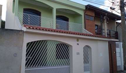 Sobrado com 3 quartos, sótão e aquecimento solar na Vila Carvalho