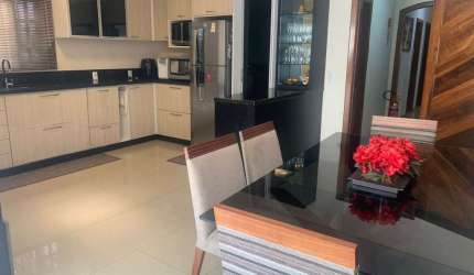Casa com 4 quartos à venda na Escola Agrícola, Blumenau , 196 m2 por R$ 949.000