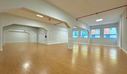 Ponto comercial com 3 salas para alugar no Centro, Blumenau , 350 m2 por R$ 12.500