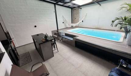 Casa com 3 quartos à venda no Centro, Balneário Piçarras  por R$ 850.000