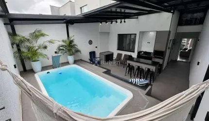 Casa com 3 quartos à venda no Centro, Balneário Piçarras  por R$ 850.000