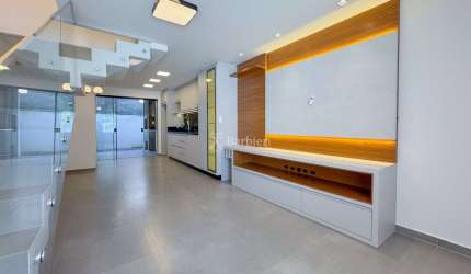 Casa com 3 quartos para alugar em Água Verde, Blumenau , 108 m2 por R$ 3.500