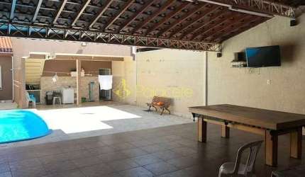 Casa à venda 4 Quartos, 1 Suite, 4 Vagas, 328M², Vila Areao, Taubaté - SP