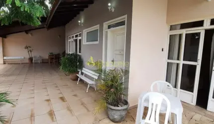 Casa à venda 4 Quartos, 2 Suites, 4 Vagas, 392M², Jardim Indepedência, Guaratinguetá - SP