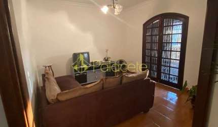 Casa à venda 3 Quartos, 1 Suite, 3 Vagas, 330M², Parque Tabaeté, Taubaté - SP