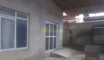 Casa à Venda - 2 Quartos, 1 Suíte, 2 Vagas Cobertas, Amplo Quintal e 270m² no Loteamento Residencia