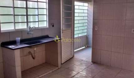 Casa à venda 2 Quartos, 1 Vaga, 5M², Aterrado, Tremembé - SP