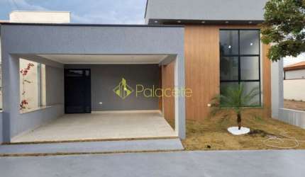 Casa à venda 3 Quartos, 3 Suites, 2 Vagas, Parque São Cristóvão, Taubaté - SP