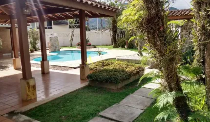 Casa à venda 2 Quartos, 2 Suites, 4 Vagas, 416M², Jardim Carolina, Ubatuba - SP
