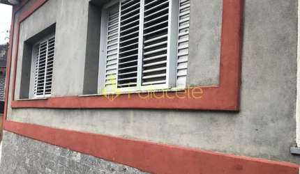 Casa à venda 4 Quartos, 3 Suites, 5 Vagas, 550M², Centro, Pindamonhangaba - SP
