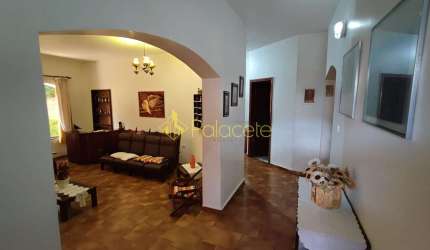 Comercial à venda e locação 4 Quartos, 1 Suite, 4 Vagas, 600M², São Benedito, Pindamonhangaba - SP