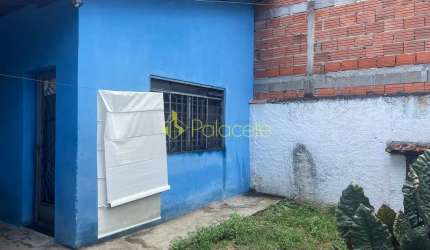 Casa à venda 2 dormitórios e com amplo terreno, Jardim Eloyna, Pindamonhangaba, SP