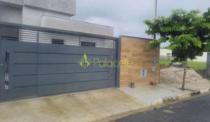 Casa Nova com excelente acabamento com planejados no bairro Santa Clara