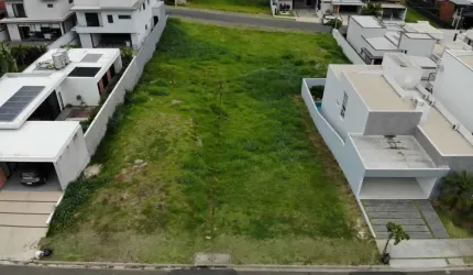 Terreno para Venda no Condomínio Saint Paul
