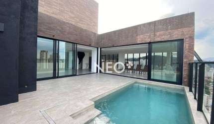 Cobertura Exclusiva com Vista Deslumbrante para o Mar – Um Refúgio de Luxo e Conforto