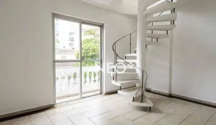 Amplo Duplex a 100m da Praia do Embaré – Conforto e Sofisticação!