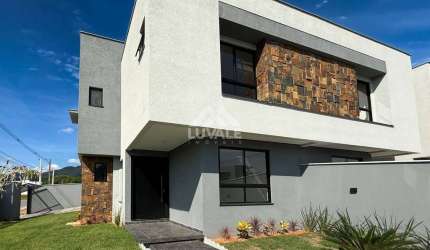 Geminado de Esquina | Três Rios do Sul | 3 quartos (1 suíte) | 125m²