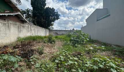 Terreno 300 metros no Parque Dos Passaros