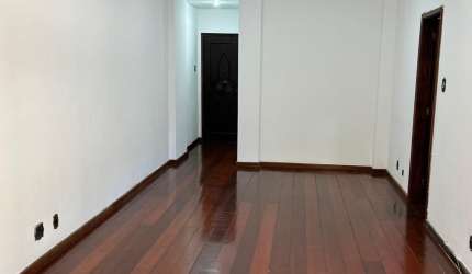 Excelente apartamento no Grajaú perto de comercio , banco , mercados .Grande oportunidade