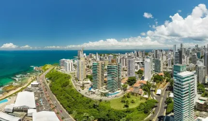 Apartamento de 2/4 com suíte, varanda gourmet e uma infraestrutura completa | Unidades com Vista Mar | Rooftop