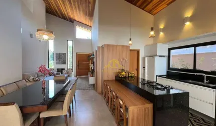 Casa térrea com piscina, sendo 3 quartos à venda, 200 m² por R$ 1.400.000 - Vila Verde - Cotia/SP