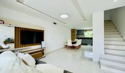 Sobrado Tríplex  Na Velha Com 2 Quartos