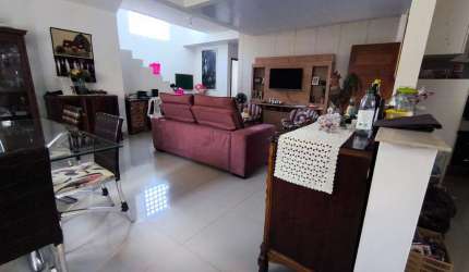 Casa com 3 quartos para alugar na Rua Florisbelo Silva, 38, Sambaqui, Florianópolis, 150 m2 por R$ 5.990