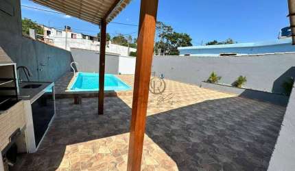 Belíssima Casa Com Piscina e Churrasqueira