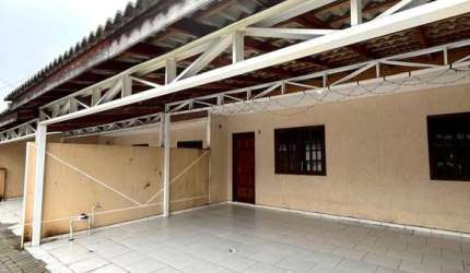 CASA EM CONDOMÍNIO  FECHADO