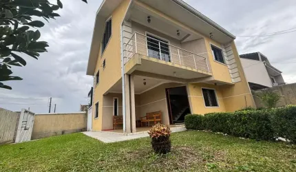 Sobrado 4 quartos para Locação Anual no bairro Iguaçu em Araucária