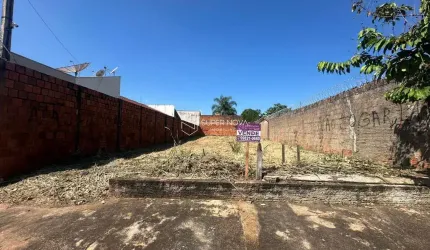 Terreno à venda no Iporã, Araçatuba  por R$ 130.000