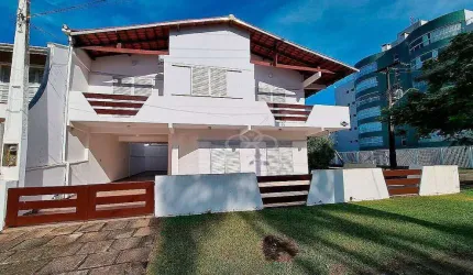 Casa com 6 dormitórios à venda, 232 m² por R$ 1.300.000,00 - Centro - Guaratuba/PR