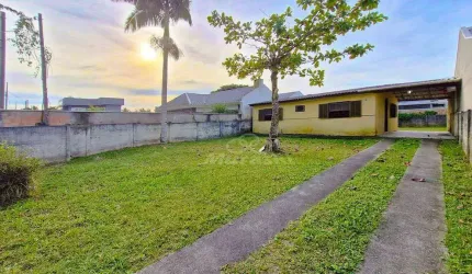 casa com 2 dormitórios e amplo terreno