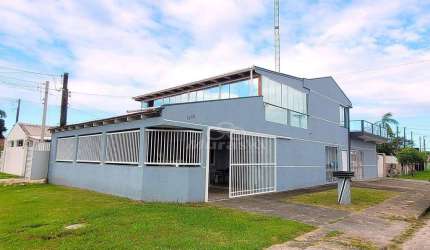 Casa e Sala comercial à venda por R$ 850.000 - Piçarras - Guaratuba/PR